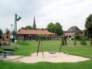 Das Bürgerhaus Wemb mit Pergola, Schießstand und Spielplatz in Weeze-Wemb, Auf der Schanz