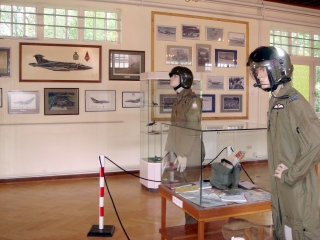 Ausstellungsraum des Royal Air Force Museums auf dem Flughafengelände Airport Weeze