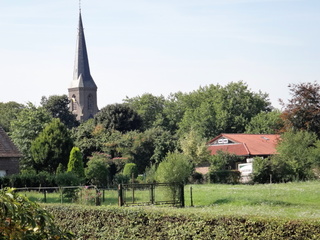 Heilig Kreuz Kirche und Bürgerhaus Wemb