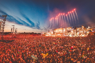 PAROOKAVILLE Mainstage 2019: Bis zu 45.000 Festival-Bürger feierten ausgelassen und friedvoll vor Deutschlands größter Festival-Bühne (©JulianHukePhotography)