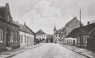 Bahnstraße, aanzicht vanuit het noorden richting Villa Janssen, ansichtkaart uit circa 1920.