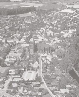 Der Weezer Ortskern, Ansicht (Luftbild) von Süden, 1980er Jahre