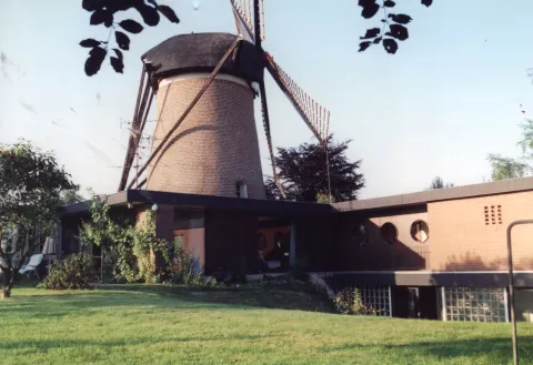 Mühle um 1990 Seitenansicht der Mühle mit dem Wohnungsanbau