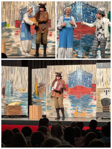 Fotocollage: obere Reihe links und rechts - zwei verkleidete Schauspielerinnen auf der Bühne; untere Reihe - eine Schauspielern mit Akkordeon, davor das Publikum