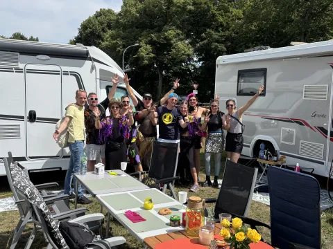 Foto PV Reisemobil2 Camper auf dem Reisemobilstellplatz2